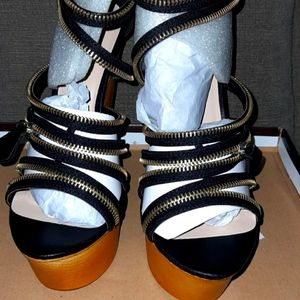 Bakers zipped high  wedges